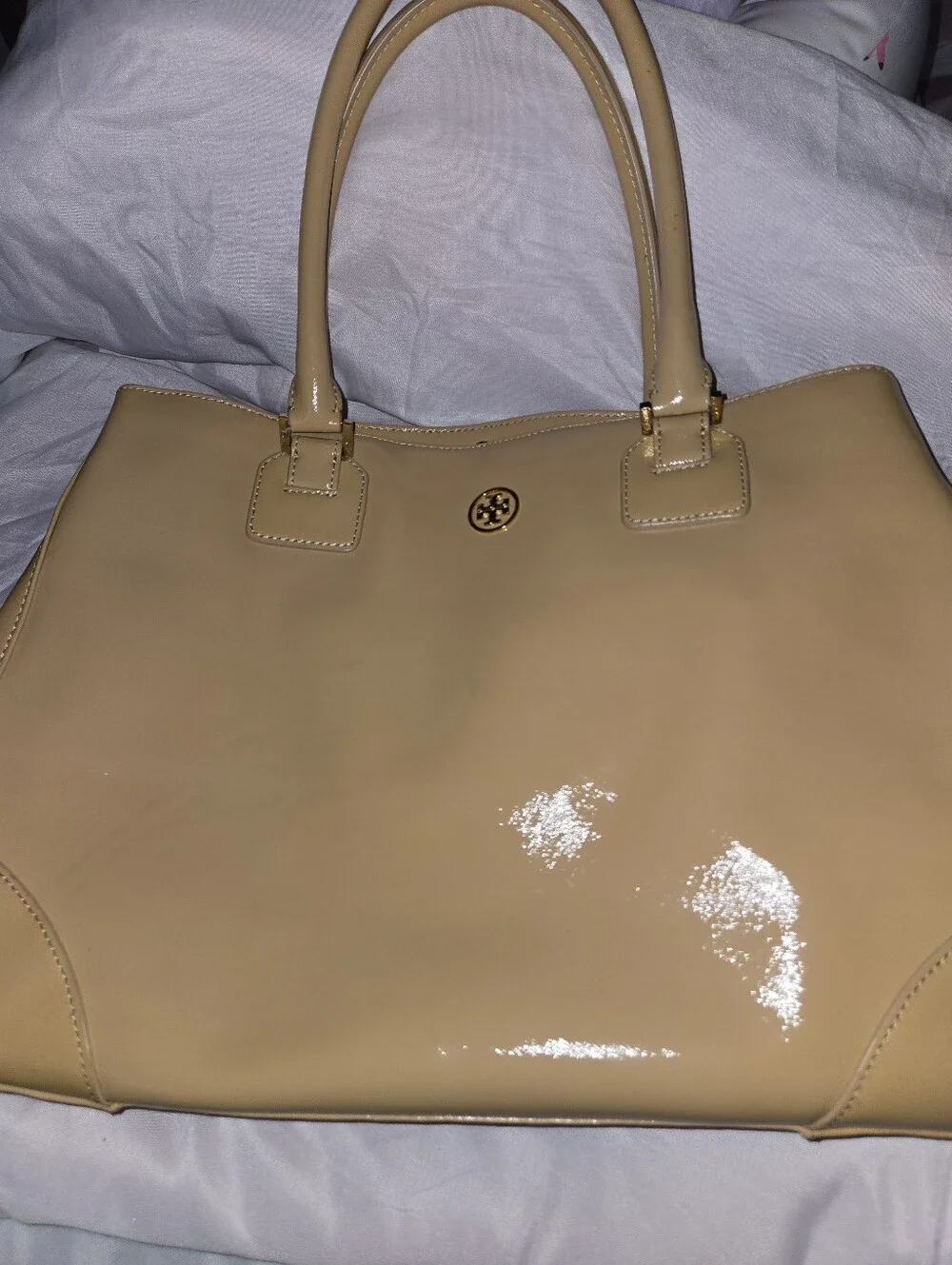 Tory Burch large handbag/tote tan w/ gold hardware. Blue Stain Inside